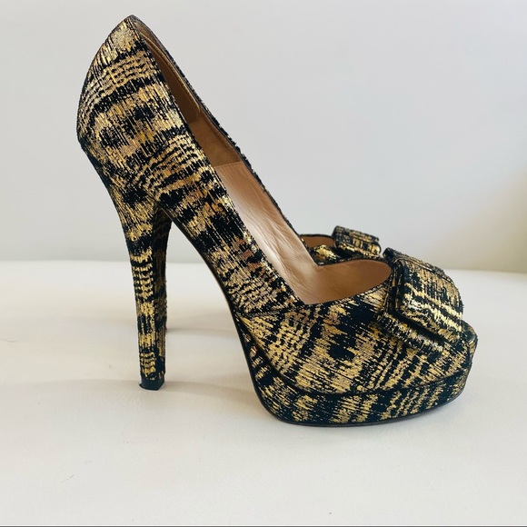 Fendi Shoes - FENDI Deco Gold Peep Toe Bow Platform Pumps SZ 7